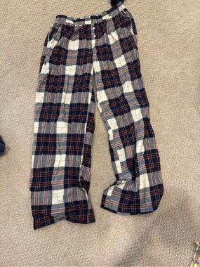 aerie Plaid Flannel Joggers in Navy, White & Red
